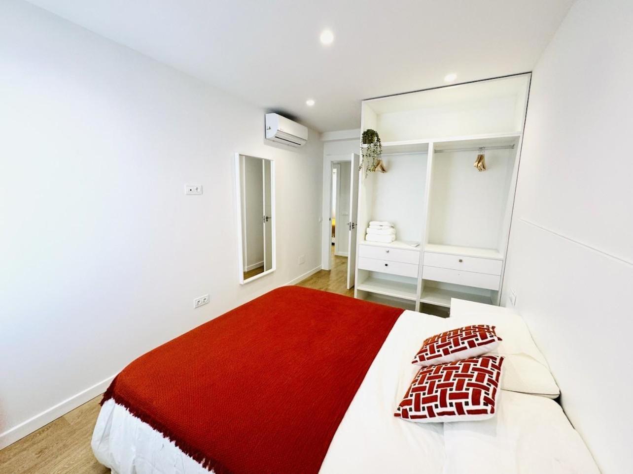 Family Apartment In The Malaga City Center Экстерьер фото