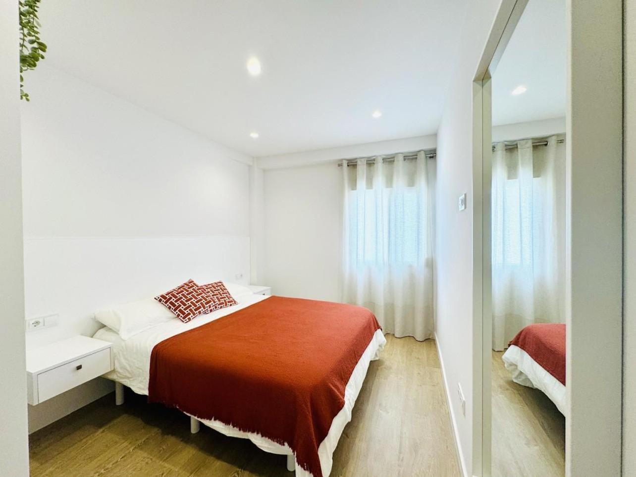 Family Apartment In The Malaga City Center Экстерьер фото