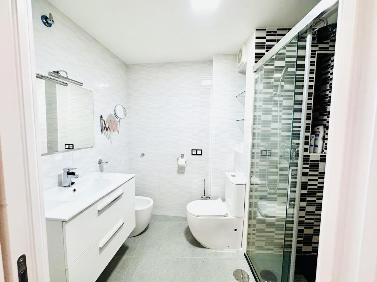 Family Apartment In The Malaga City Center Экстерьер фото