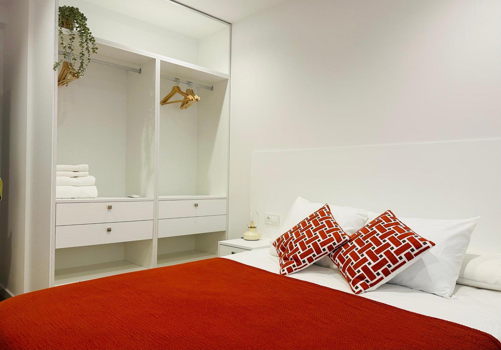 Family Apartment In The Malaga City Center Экстерьер фото